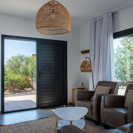 North Shore Villas, Makai, Heated & Shared Pool