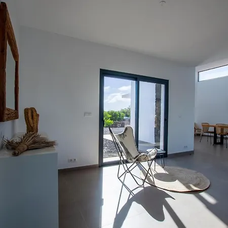 Сasa de vacaciones North Shore Villas, Makai, Heated & Shared Pool Lajares