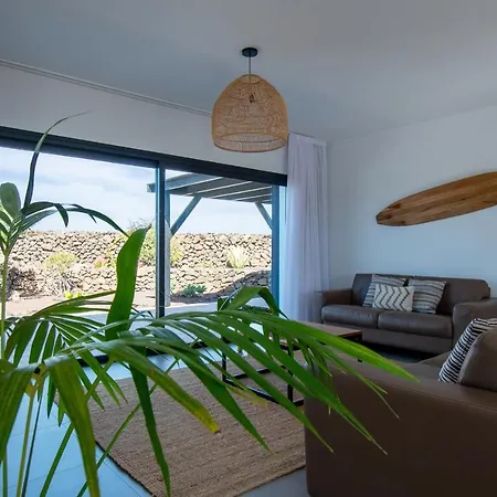 North Shore Villas, Makai, Heated & Shared Pool بيت للعطل لاجاريس