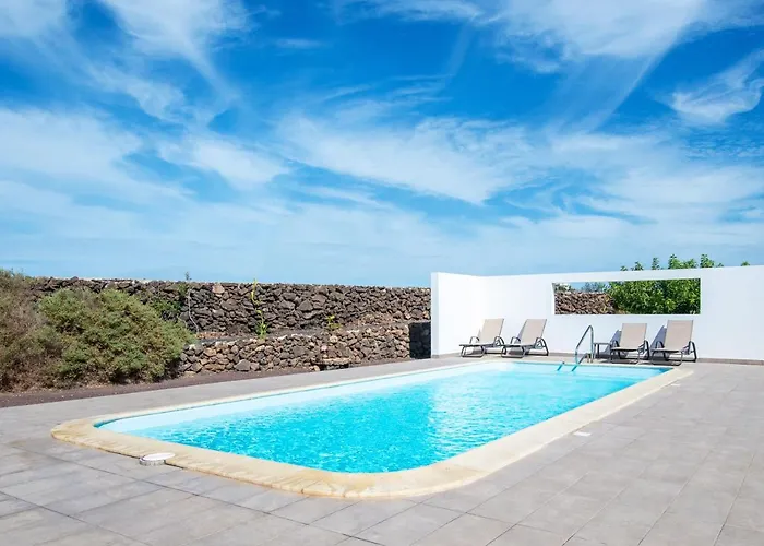 North Shore Villas, Makai, Heated & Shared Pool