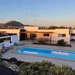 Tatil Evi North Shore Villas, Makai, Heated & Shared Pool Lajares