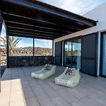 North Shore Villas, Makai, Heated & Shared Pool Tatil Evi