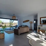 Tatil Evi North Shore Villas, Makai, Heated & Shared Pool Lajares