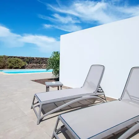 North Shore Villas, Makai, Heated & Shared Pool