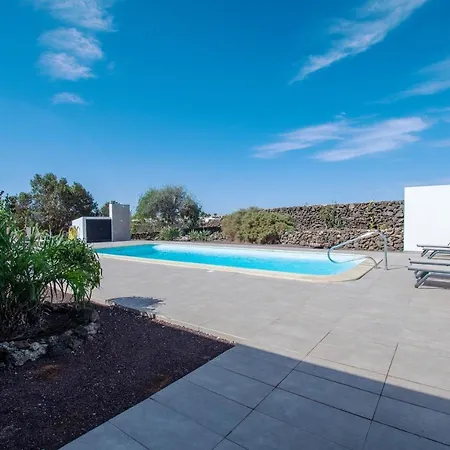 North Shore Villas, Makai, Heated&shared Pool *