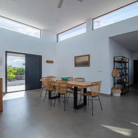 North Shore Villas, Makai, Heated & Shared Pool *